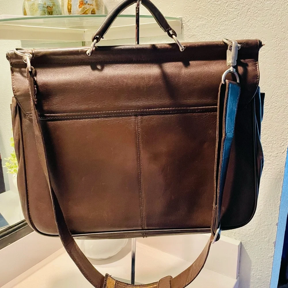 Kenneth Cole Reaction Chocolate Brown Leather Briefcase